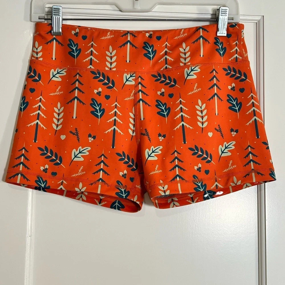 IAMBecoming 3 inch no ride shorts. Blue/Green Geometric Print Size L